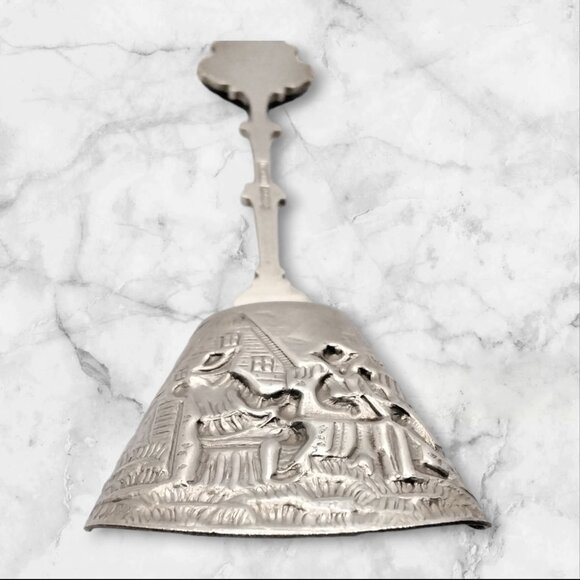 Drumheller Alberta Souvenir Spoon - Vintage Repousse Silver Plate Shovel Bowl - Picture 3 of 6